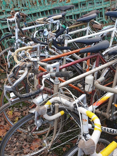 Aux Mille Choses, Magasin d'Antiquités à Saint-Capraise-de-Lalinde