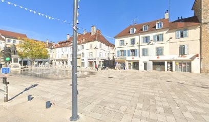 Metge Ninot Marie-josee, Magasin d'Antiquités à Lons-le-Saunier