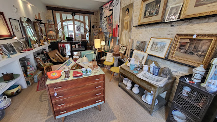 La Brocante Chic Magasin D'antiquités à Arromanches-les-Bains