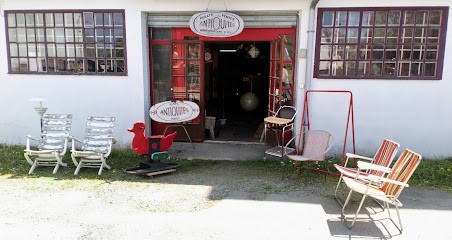 Complement d'objets, Magasin d'Antiquités à Gelos