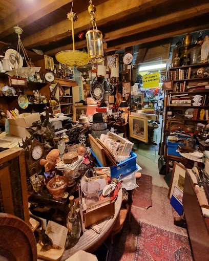 Herbelet Denis, Magasin d'Antiquités à Saint-Memmie