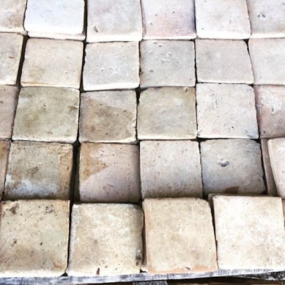 Matériaux D'Autrefois Tavarès, Magasin d'Antiquités à Naintré