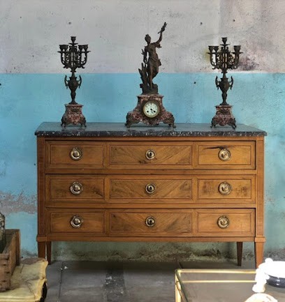 Antiquités-Brocante-Débarras La Compagnie Du Temps Dylan Marquat, Magasin d'Antiquités à Cublize