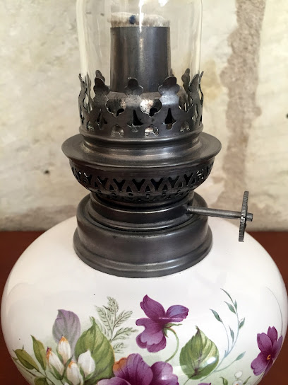 La Boîte À Lampes, Magasin De Seconde Main à Turquant