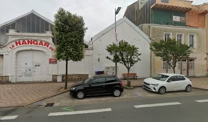 Napoli Gaston, Magasin d'Antiquités aux Sables-d'Olonne