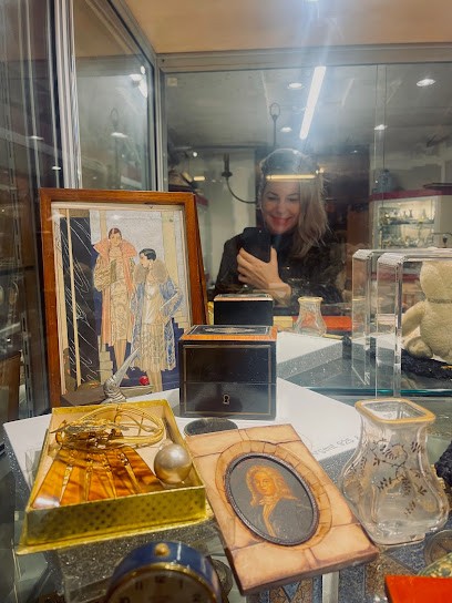 Art Pitcher Gallery, Magasin d'Antiquités à Saujon