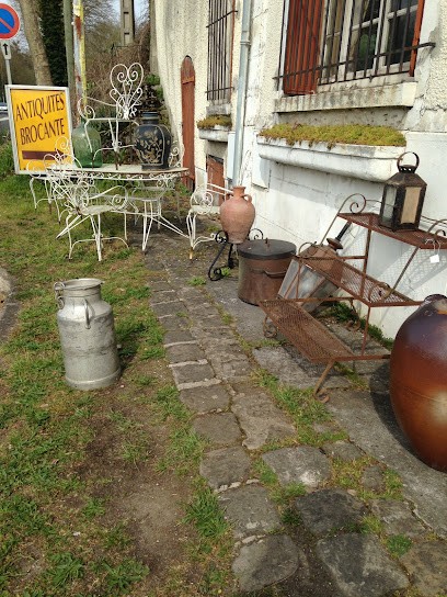ANTIQUITÉS BROCANTE, Magasin d'Antiquités à Crécy-la-Chapelle