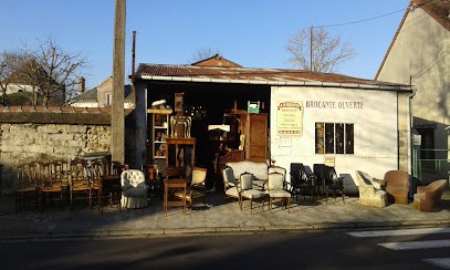 A La Roulotte - Brocanterie, Magasin d'Antiquités à Foissy-sur-Vanne