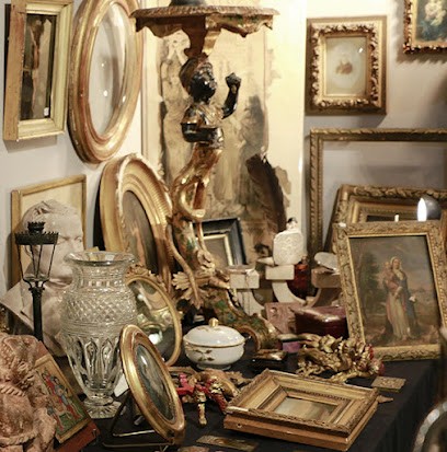 Brocante Antiquités Castagnède, Magasin d'Antiquités à Castagnède