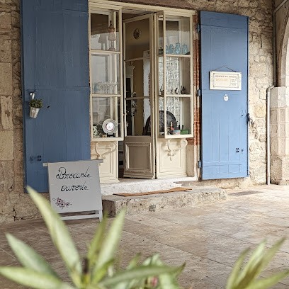 Brocante les arcades, Magasin d'Antiquités à Castelsagrat