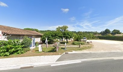 Le Vieux Chai, Magasin d'Antiquités à Lamothe-Montravel