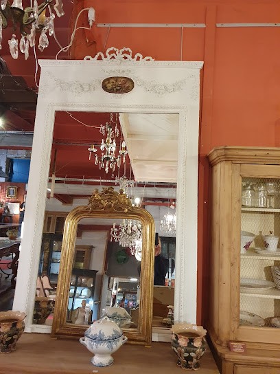 Luberon Brocante, Magasin d'Antiquités à L'Isle-sur-la-Sorgue