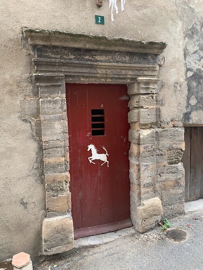 Antiquités Brocante Chantelle - Cheval Blanc, Magasin d'Antiquités à Chantelle