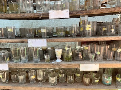 Débarrastout, Magasin d'Antiquités à Saint-Denis-Catus