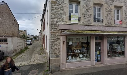 Contamine Elise, Magasin d'Antiquités à Saint-Vaast-la-Hougue