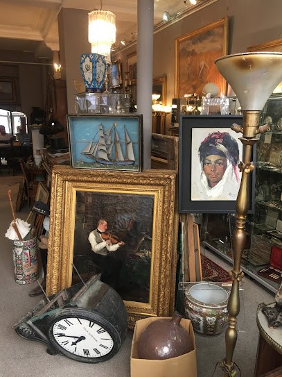 Les Antiquaires Bretons, Magasin d'Antiquités à Paris 09