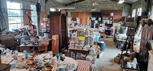La Souris Verte Antiquités Brocante, Magasin d'Antiquités à Cosne-Cours-sur-Loire