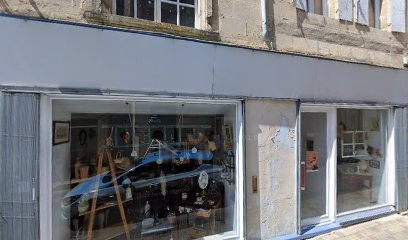 Au Reflet De L'époque, Magasin d'Antiquités à Bourg