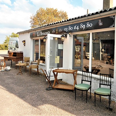 La Brocante / Gîte Dolce Vita, Magasin d'Antiquités à La Roche-en-Brenil