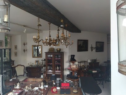 Brocante Des Halles, Magasin d'Antiquités à Villebois-Lavalette