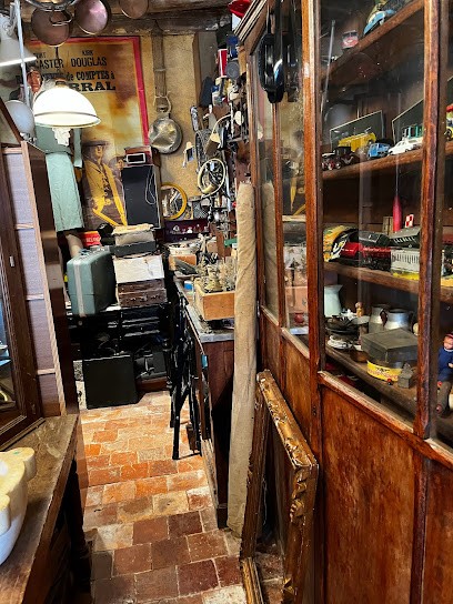 Le Chronoscaphe, Magasin d'Antiquités à Prémery