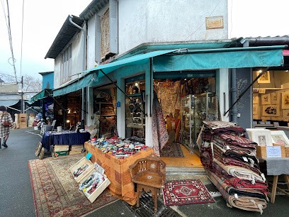 Mahmoud antique, Magasin d'Antiquités à Saint-Ouen
