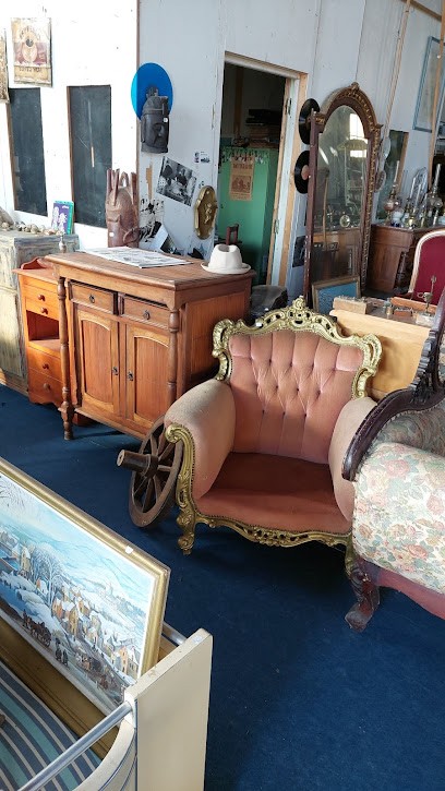BROCANTE LA BELLE EPOQUE, Magasin d'Antiquités au Buisson-de-Cadouin