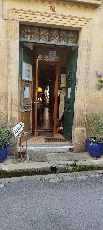 Antiquités Paoli, Magasin d'Antiquités à Excideuil